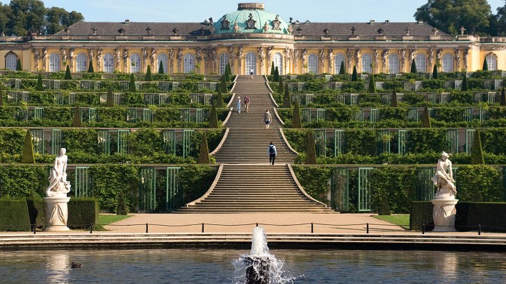 Schloss Sanssouci im Postdamer Garten